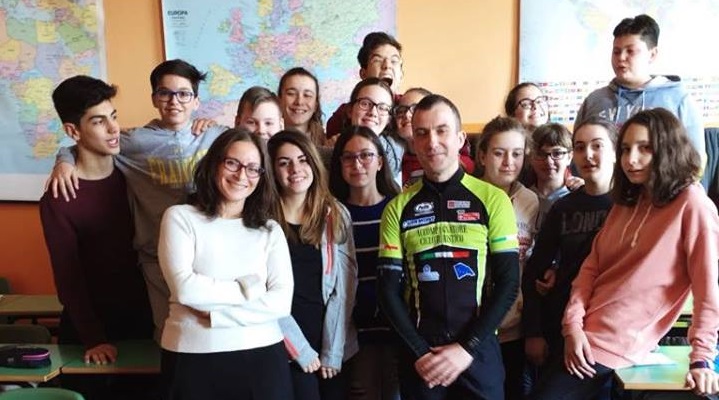 A lezione di bicicletta: a Mathi si fa sport in classe