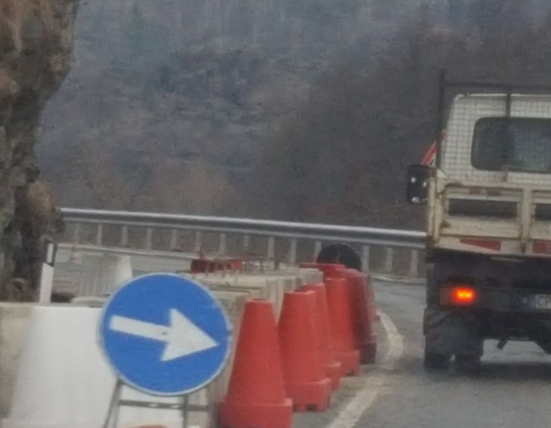 Traves protesta: strada imbuto