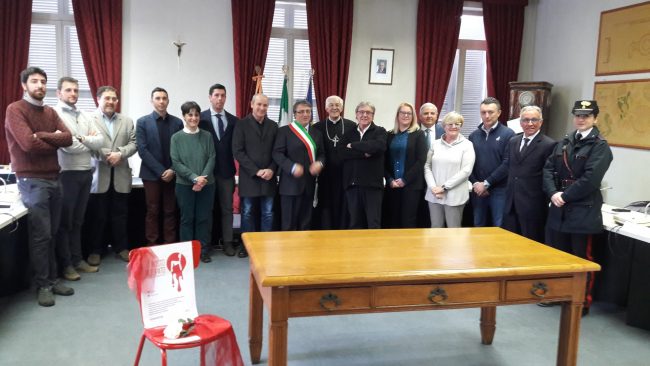 Vescovo di Ivrea a Castellamonte per un incontro con gli amministratori