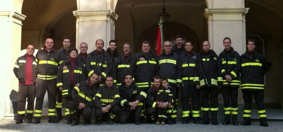 Vigili del Fuoco impegnati nello spegnimento di roghi