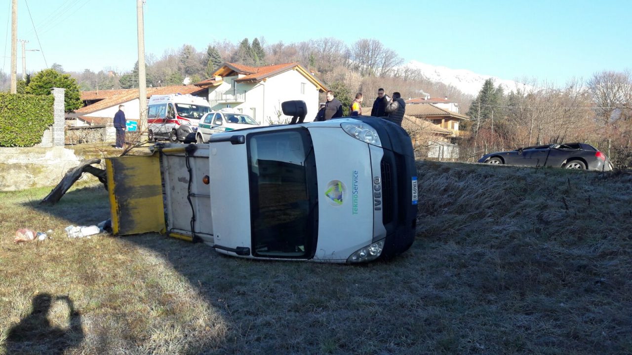 Camion e auto fuoristrada a Castellamonte | Video