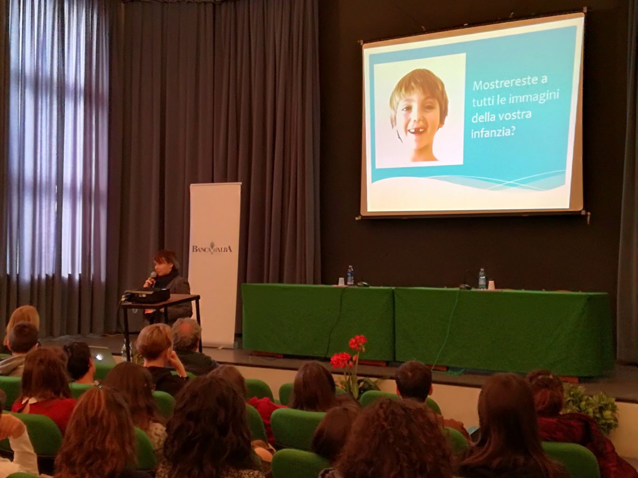 Cyberbullismo incontro con gli studenti promosso da Banca d’Alba