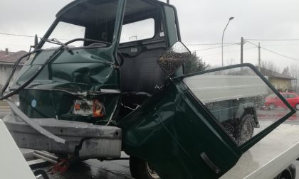 Auto contro Ape incidente questa mattina