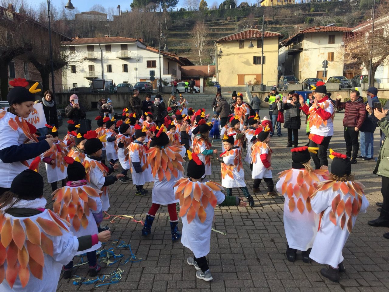Donazione scuola con i fondi risparmiati dal Carnevale
