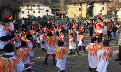 Donazione scuola con i fondi risparmiati dal Carnevale