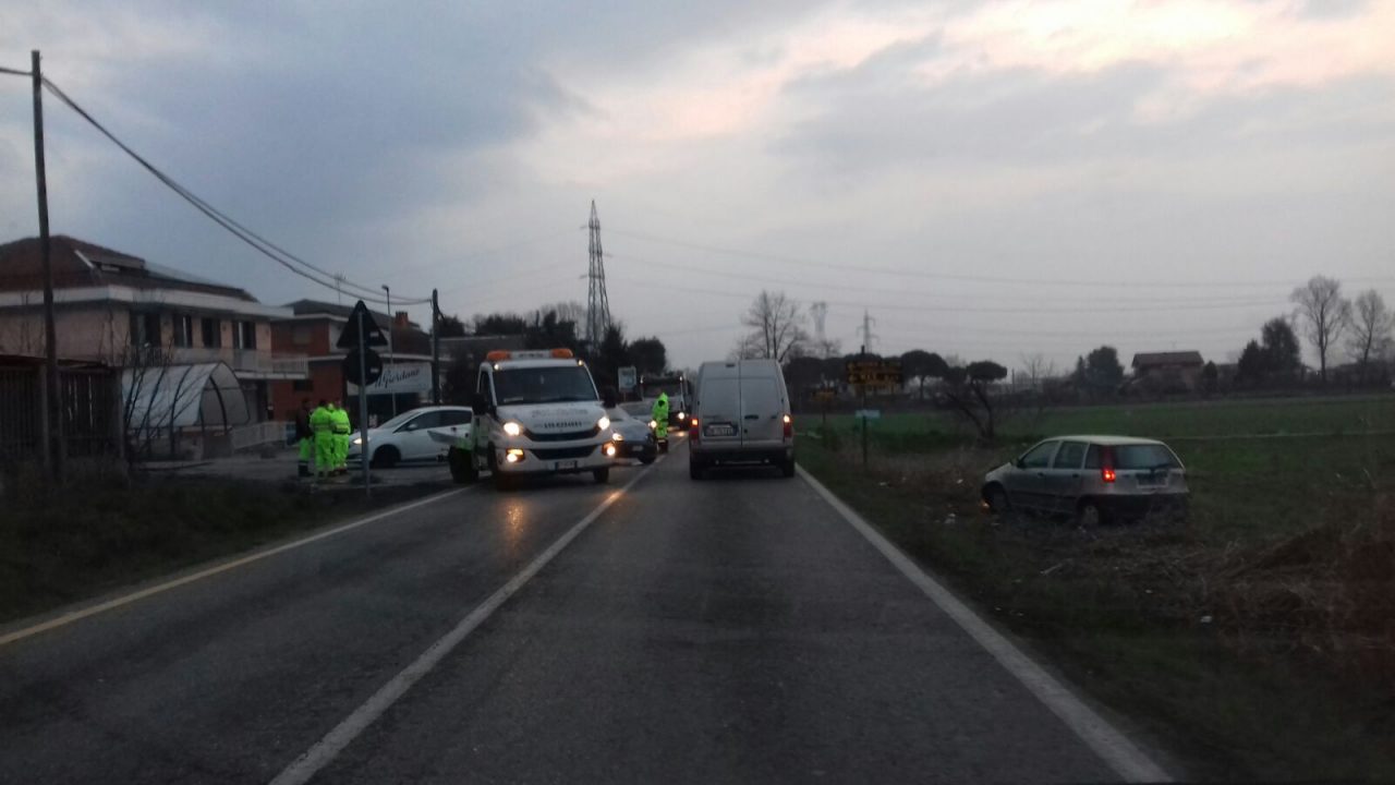 Incidente tra auto in via Volpiano a Leini