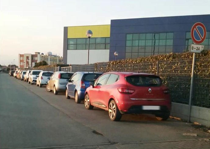 Cittadella dello sport parcheggi sottostimati e sosta selvaggia