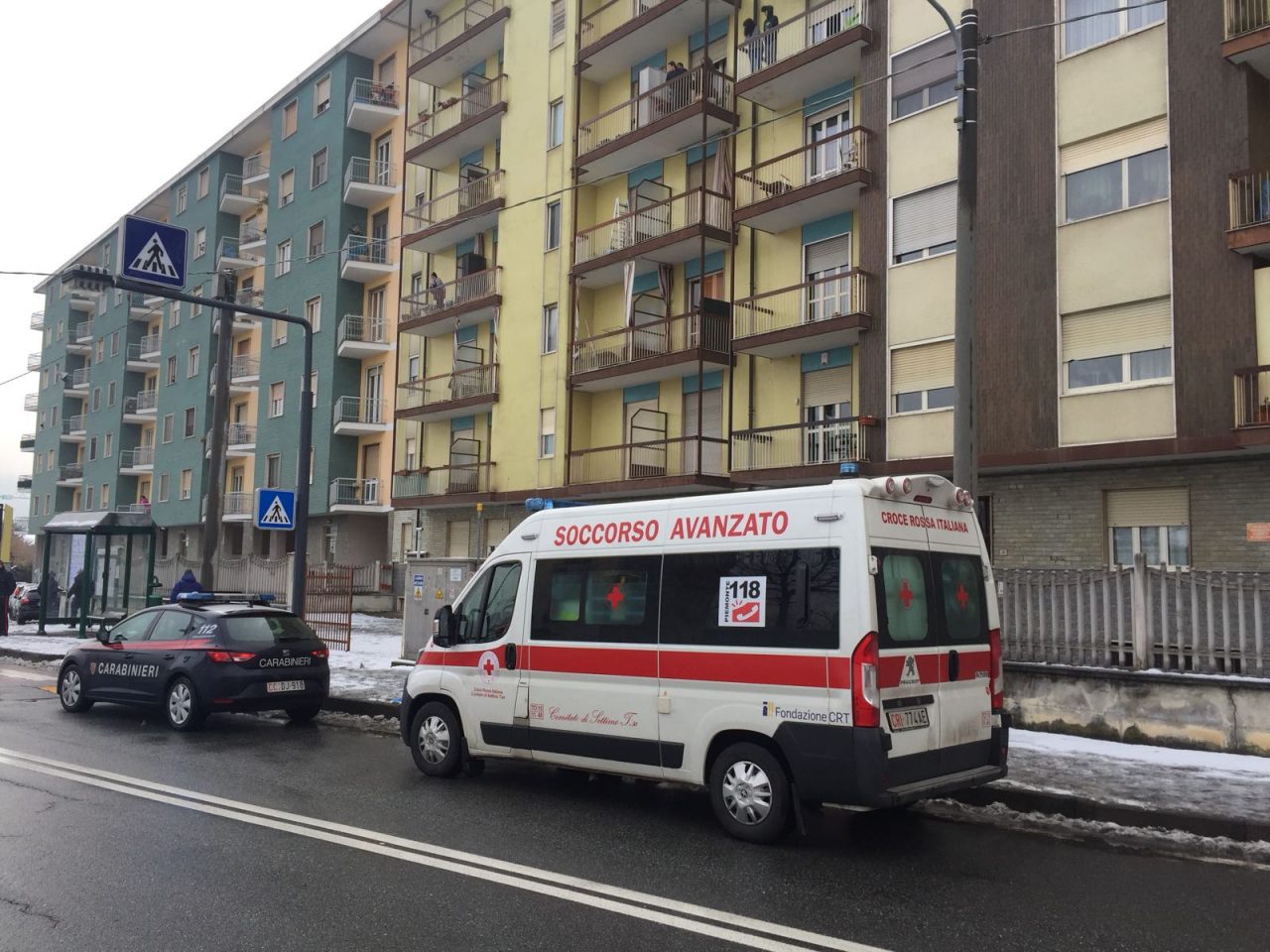 Madre accoltellata dalla figlia a Chivasso, gravissima