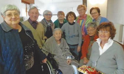 Giuseppina Crespi compie 97 anni, aiutò a nascere più di 1000 bambini