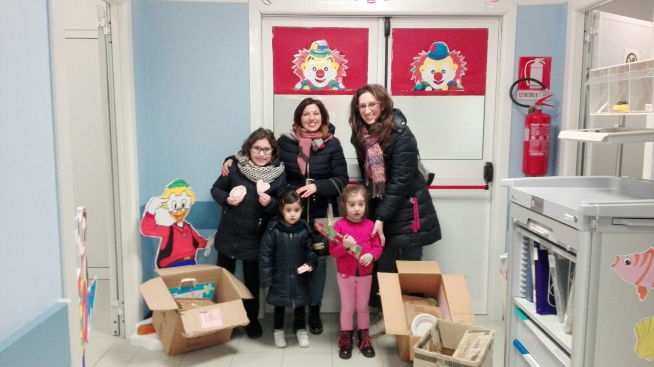 Castellamonte, donati giochi all’ospedale di Ivrea