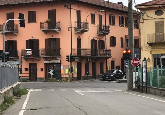 Ciriè, da domenica 18 il semaforo di Devesi farà scattare le multe