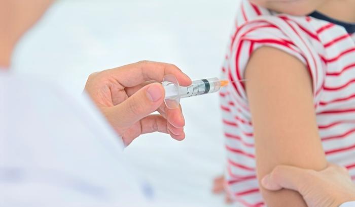 Non ha tutti i vaccini, bimbo isolato dalla classe della materna