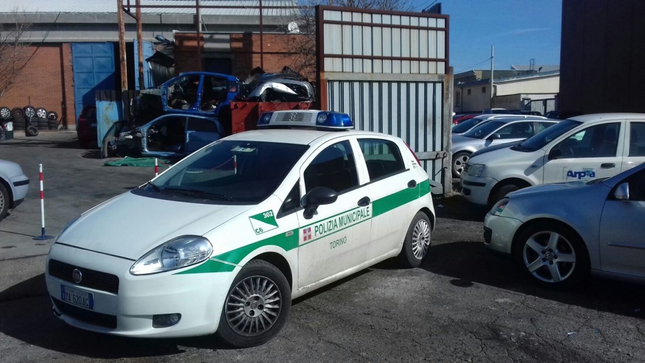 Scoperta autoriparazioni abusiva SEQUESTRI E MAXI MULTA