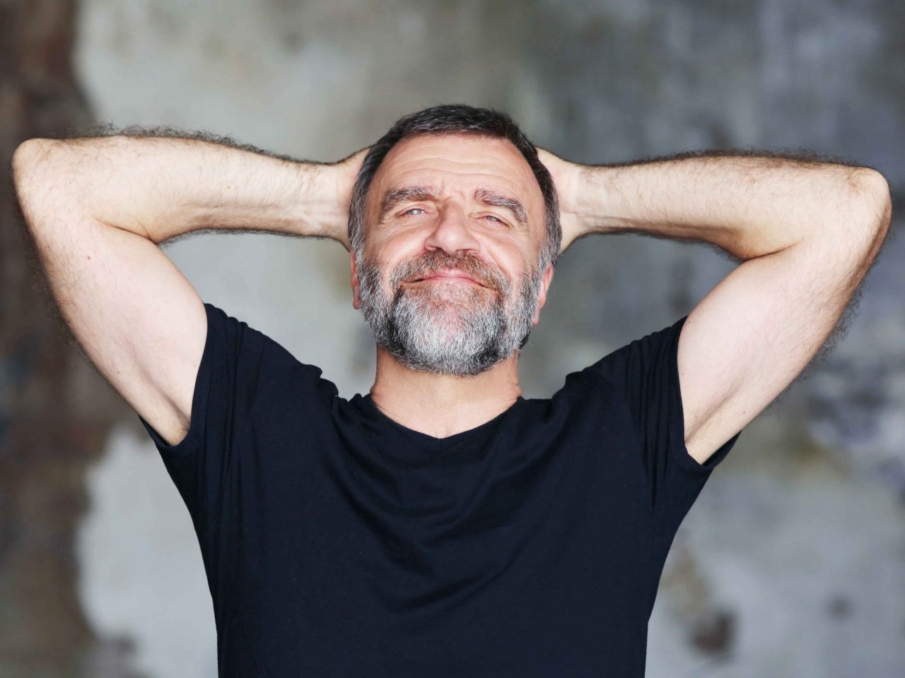Ugo Dighero torna stasera al teatro di Chiaverano