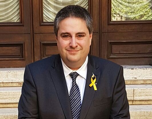 Sfida antisistema con il candidato sindaco del centrodestra