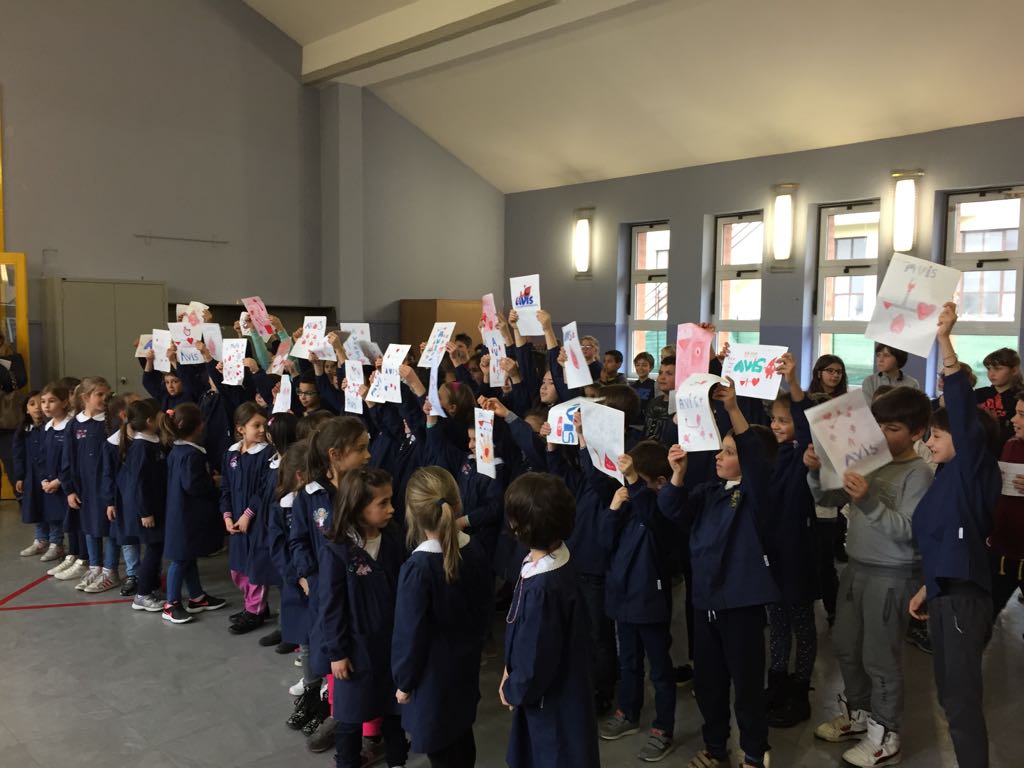 Avis Oglianico regala una lim alla scuola