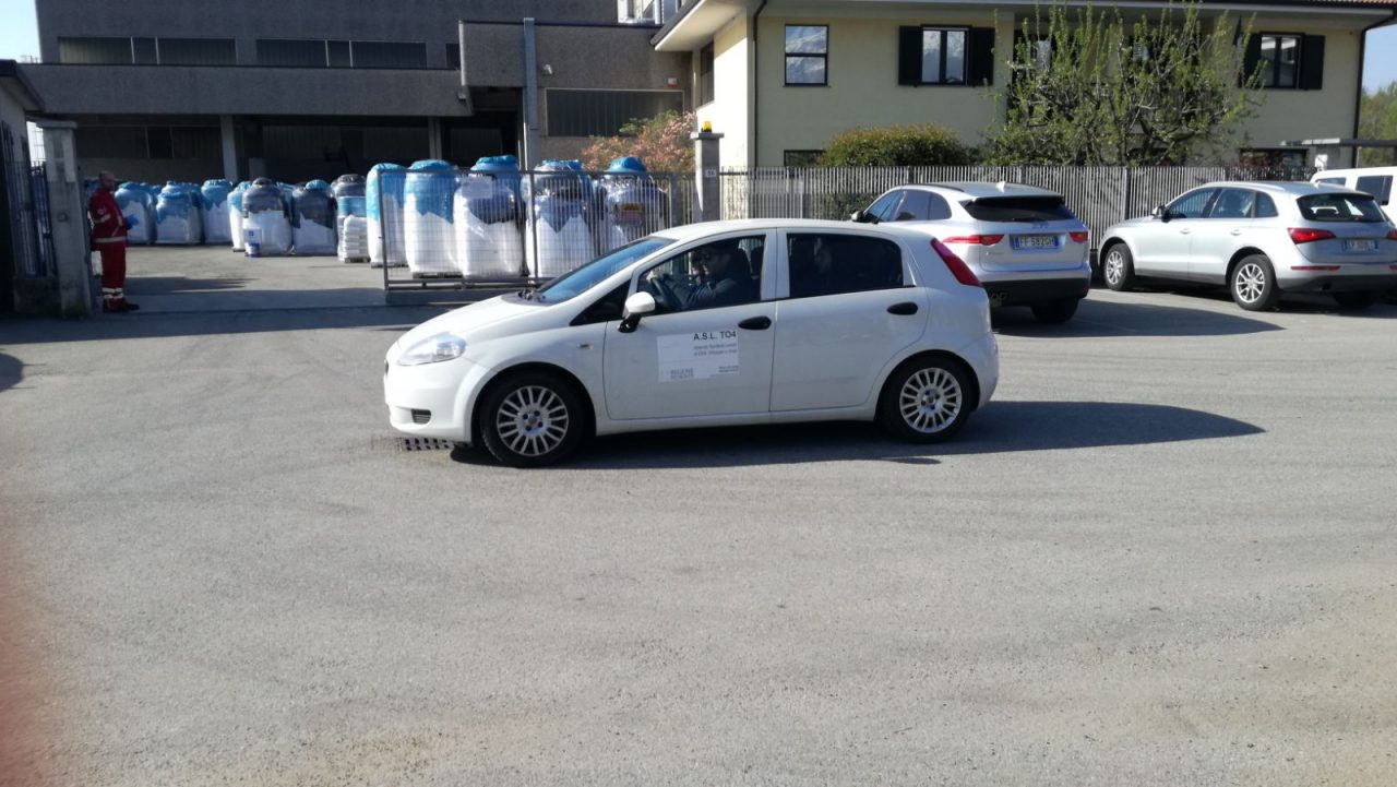 Morte sul lavoro a Salassa, un uomo rimane schiacciato