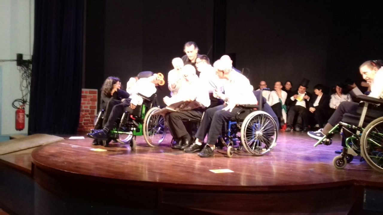 Ragazzi Anffas protagonisti a teatro con “Ma guarda che articolo!?!”