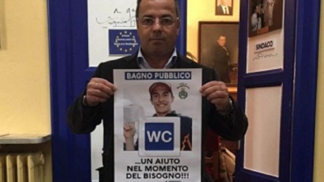 Tutti contro Marquez: quando il sindaco di Borgosesia lo appese in bagno