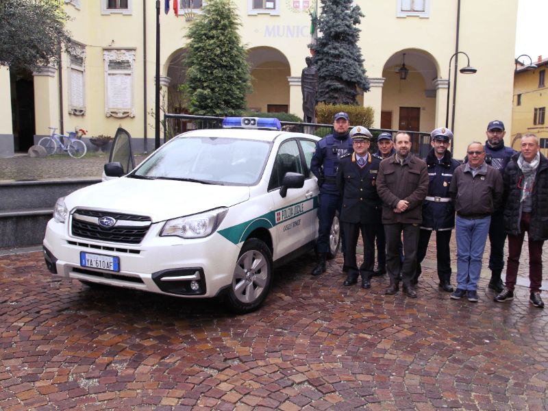 Polizia locale con nuovo fuoristrada