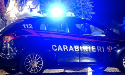 Punta pistola contro carabinieri arrestato