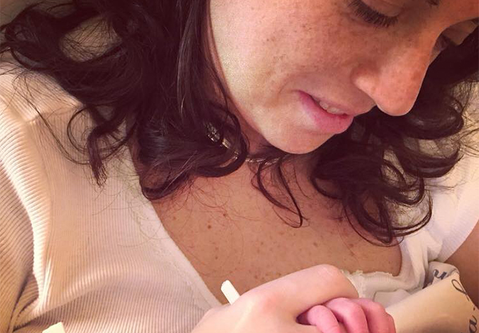 Nato da due mamme, non si può registrare all’anagrafe. La vicenda del consigliere Chiara Foglietta