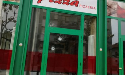 Colpi di fucile contro pizzeria