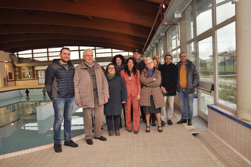 Piscina Robassomero, nuova gestione per il bar