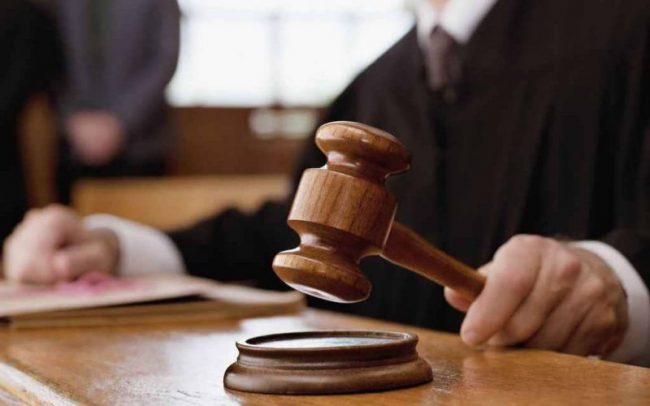 Maltrattamenti in famiglia, moglie fa assolvere il marito