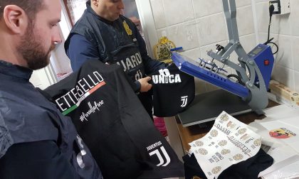 Gadget Juventus tarocchi sequestrati dalla finanza