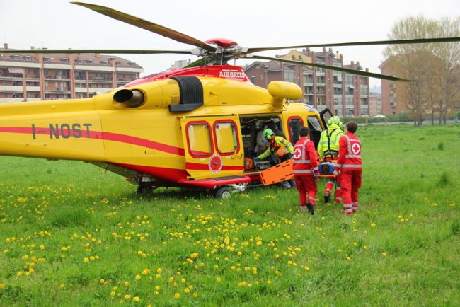 Bambino investito appena sceso dall’autobus, muore poco dopo in ospedale