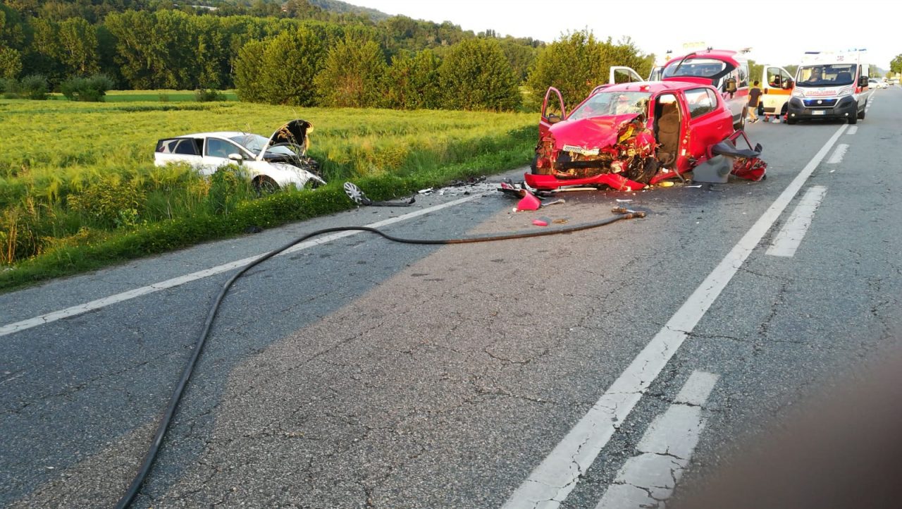 Scontro auto tra Piverone e Palazzo Canavese