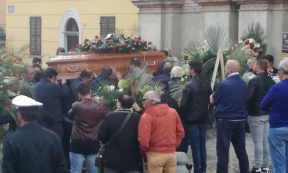 Funerale Carmine Surace, una folla commossa per l'ultimo saluto