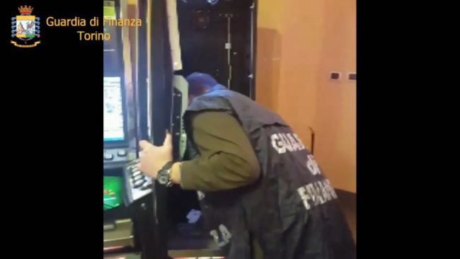 Videoslot illegali, sanzione da 90mila euro | VIDEO