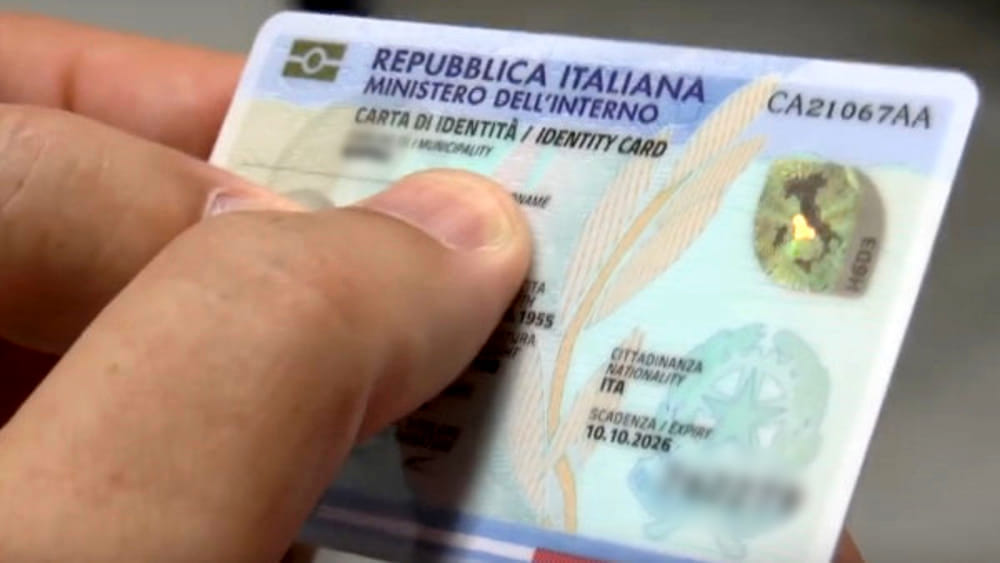 Carta di identità elettronica il nuovo documento arriva anche a Cuorgnè