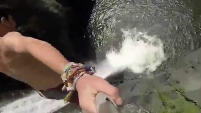 Muore saltando una cascata, aveva 20 anni
