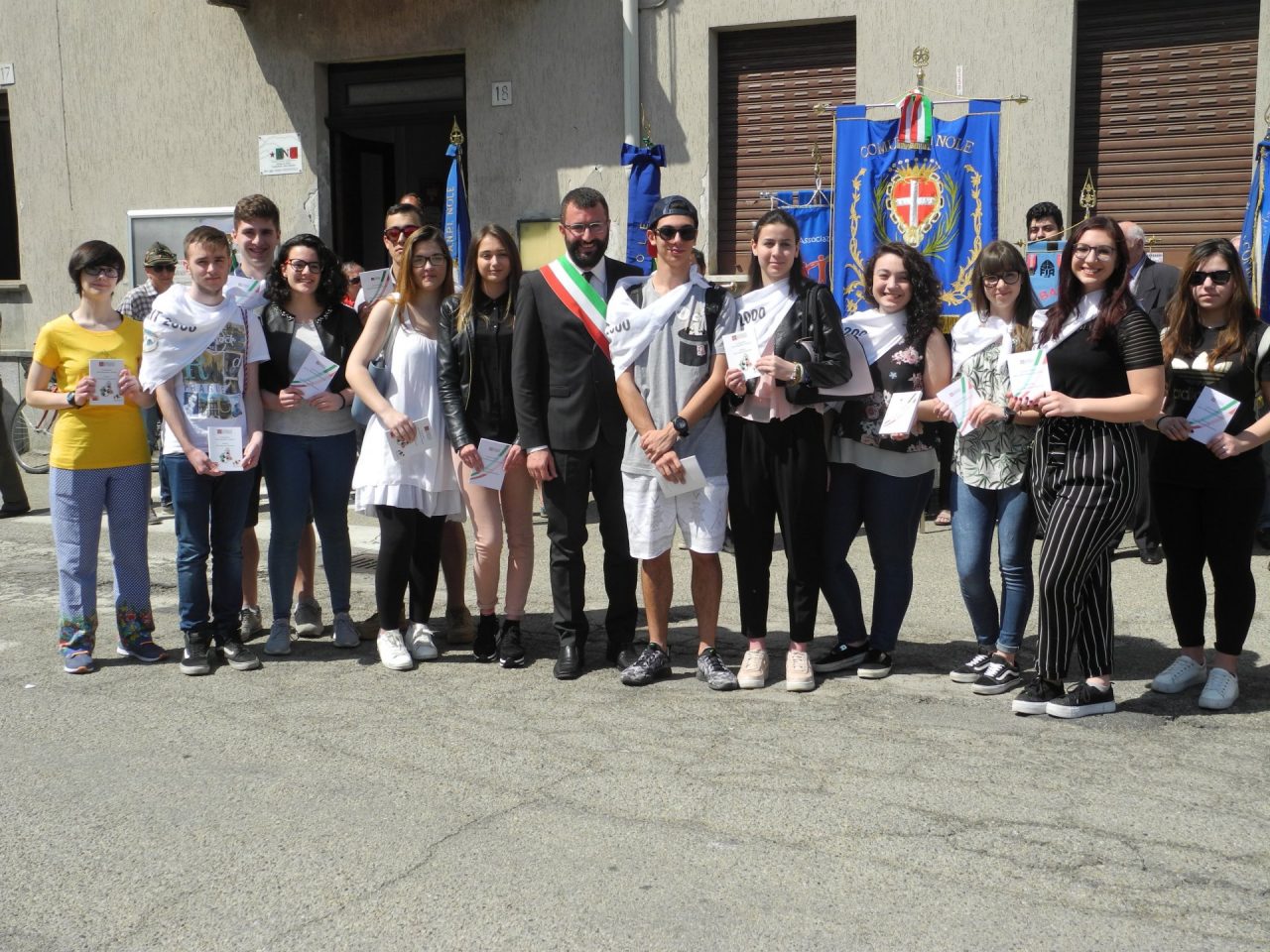 Nole, i coscritti 2000 insieme al sindaco Bertino