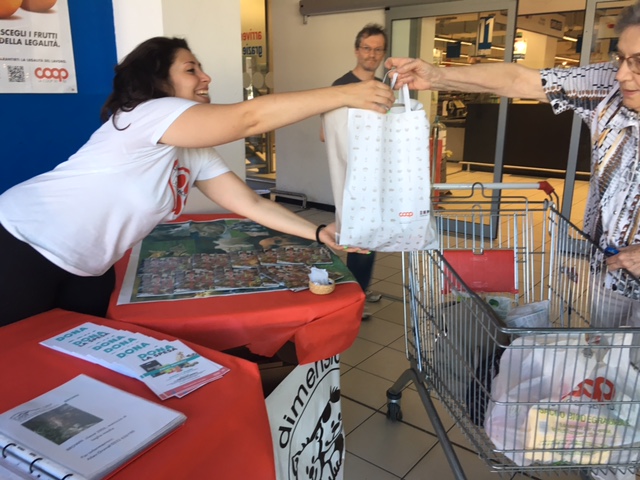 Nova Coop con Dona la spesa scende in campo per aiutare amici speciali