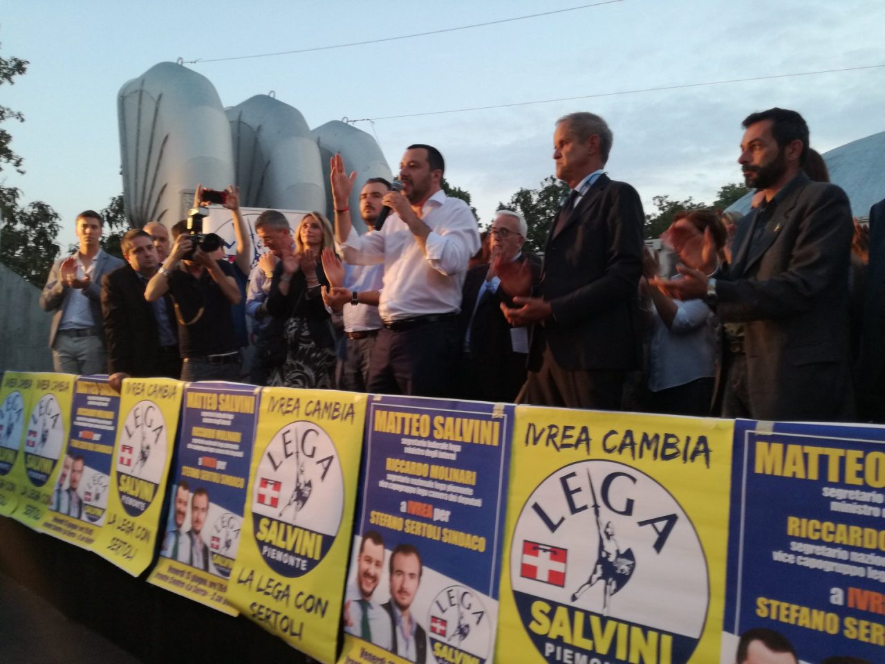 Salvini Ivrea per il cambiamento anche sotto le rosse torri