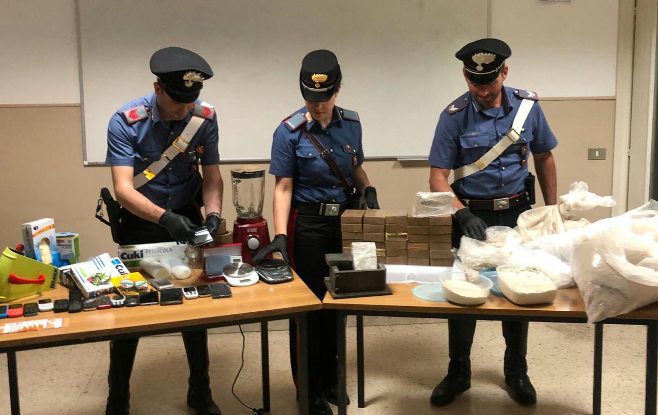 Maxi operazione antidroga, a Ivrea il deposito dello stupefacente | FOTO e VIDEO