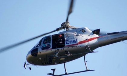 Controlli in elicottero delle linee elettriche a Volpiano