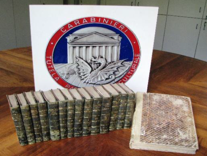 Volumi antichi trafugati dalla biblioteca di Moncalieri