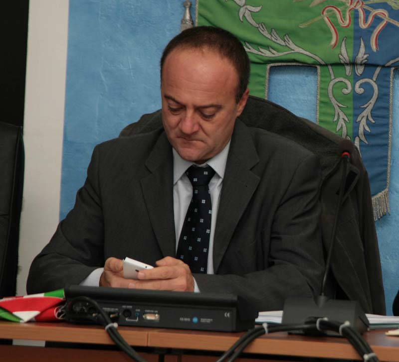 Comune non paga tassa telefonini: 7.497 euro