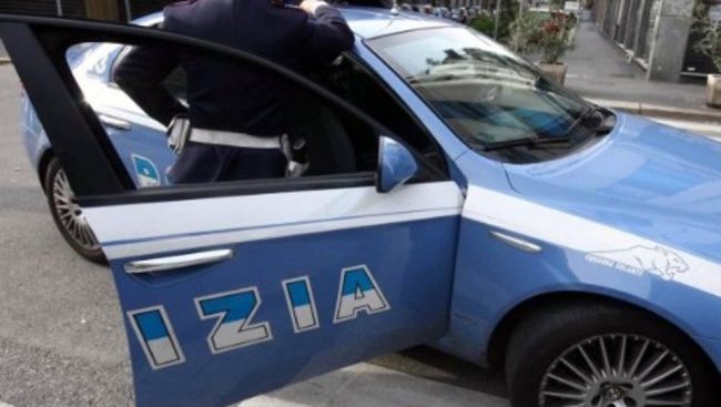 Nasconde prodotti sotto la maglia, tentato furto al supermercato