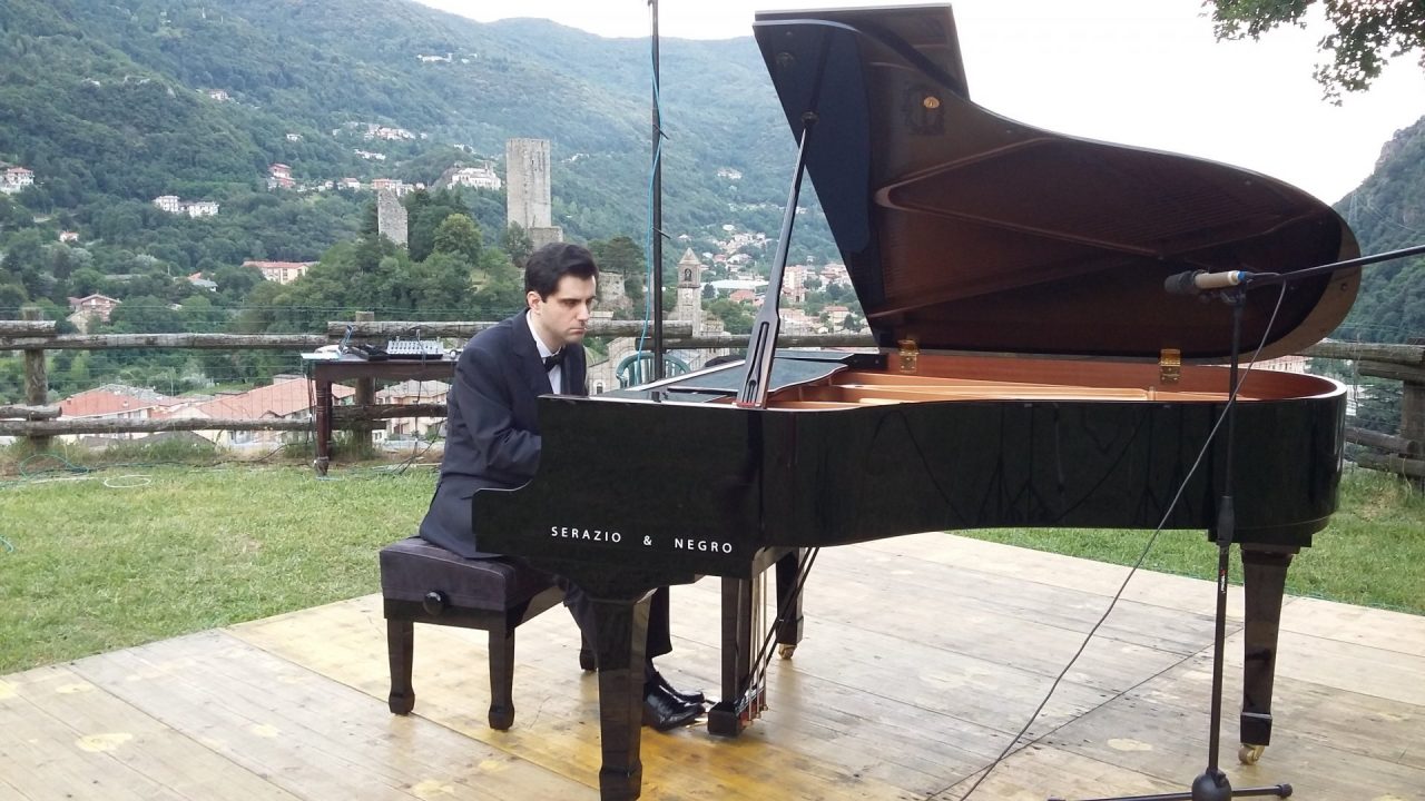 Fabrizio Sandretto incanta con il suo concerto pontese