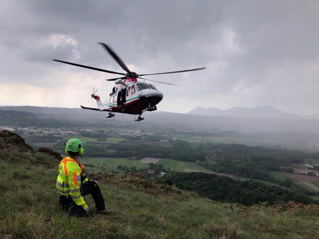 Speleologo cade in grotta nel cuneese, 36 ore per portarlo in salvo