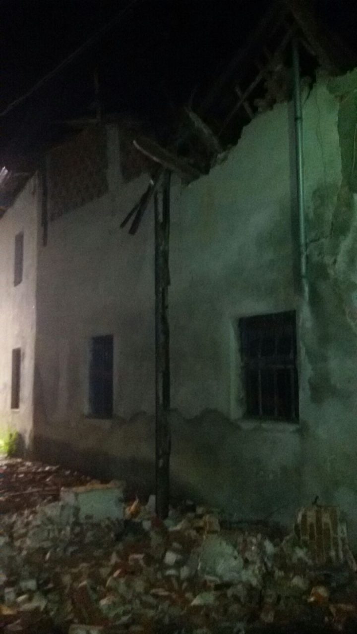 Crolla capannone in centro di frazione Vesignano