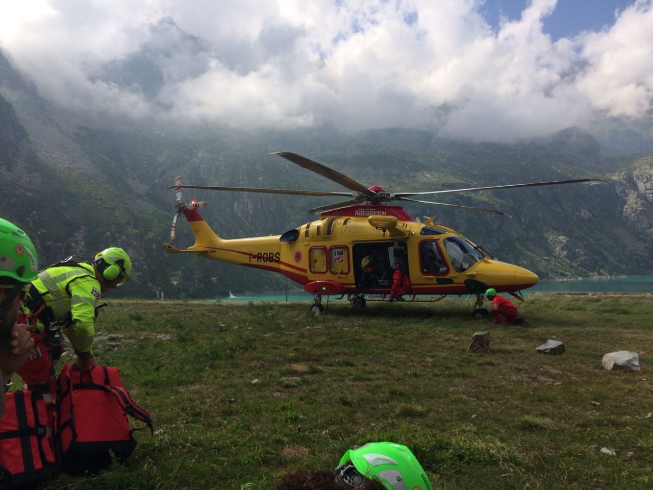 Escusionista scivola in quota, interviene il Soccorso Alpino