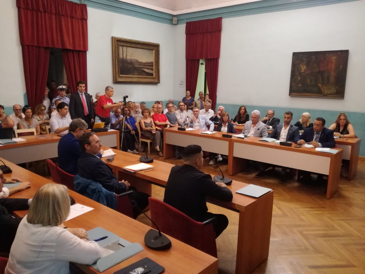 Ivrea polemiche sull’elezione del presidente del Consiglio (VIDEO)