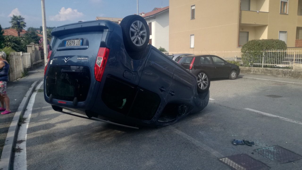 Scappa dopo l’incidente si è costituito il fuggitivo